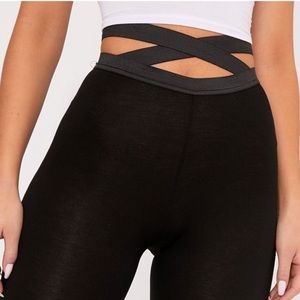 🆕Pretty Little Thing cross cross leggings